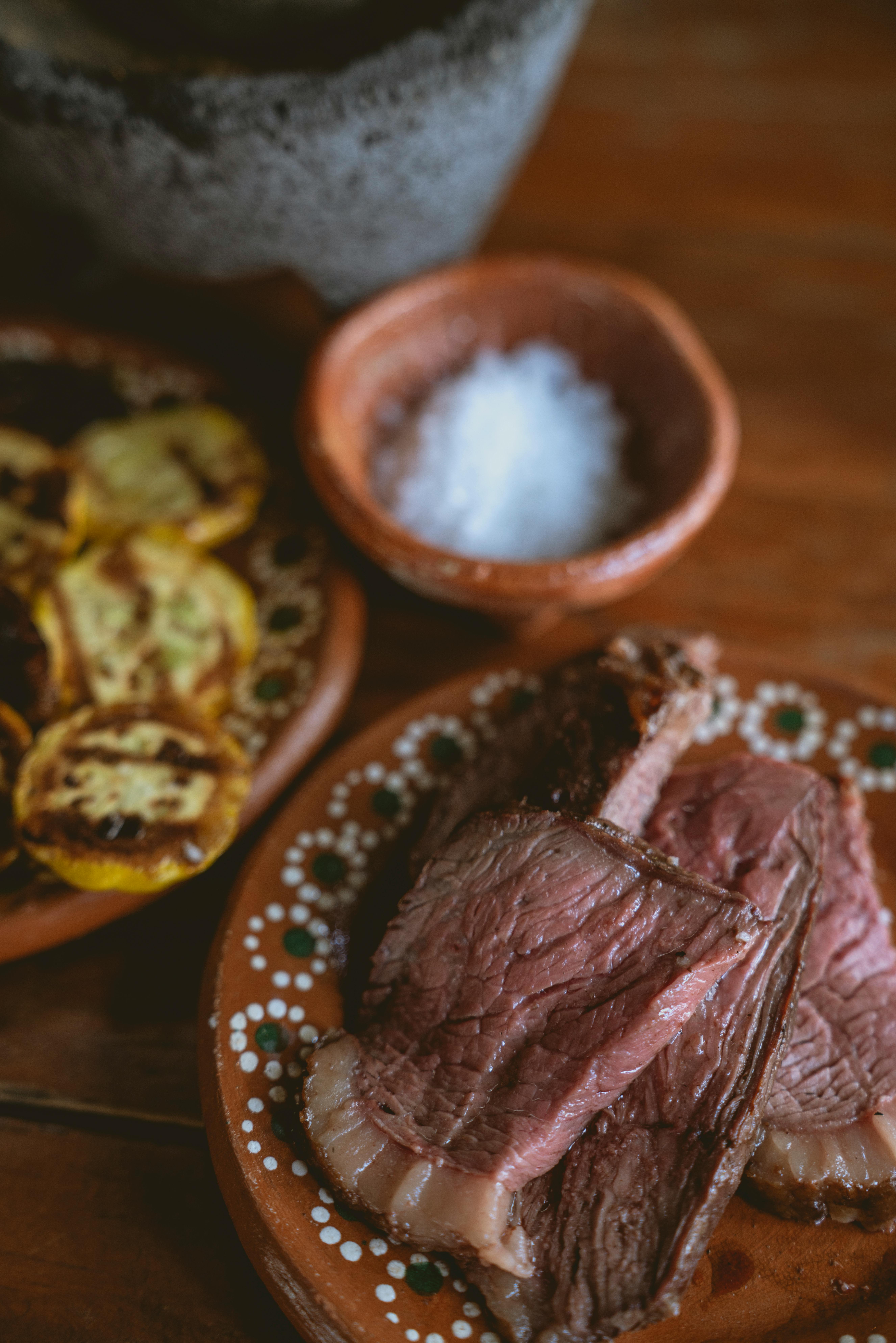 Smart Comparisons: Paleo Diet vs Keto for 2025 Results